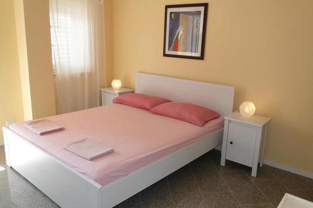 Apartments Villa Ela อูมัค ภายนอก รูปภาพ